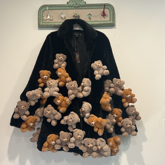 Teddy Bear Embellished Black Coat size medium new with tags art to wear - Picture 6 of 7